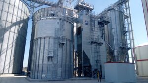 Nuevo secadero de maíz y silos de Premier Pigs en el centro de Bujaraloz
